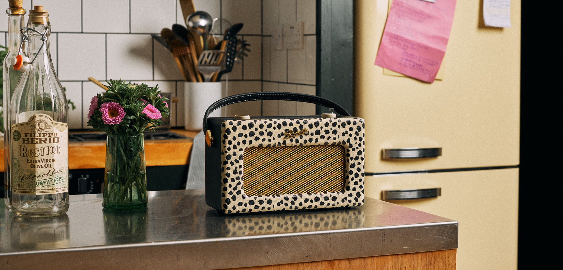 Limited-edition Roberts Amy Winehouse Revival iStream 3L